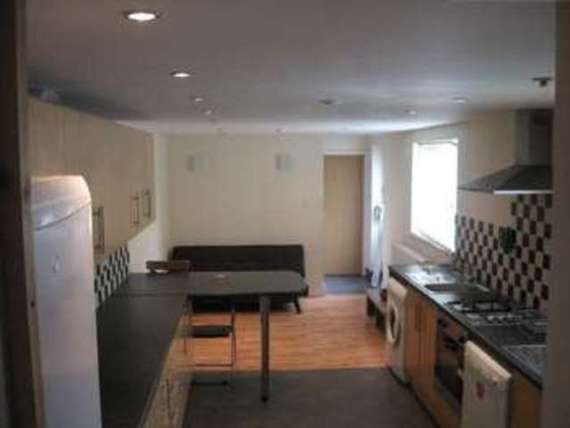 9&nbsp;Bedroom&nbsp;House Shar...